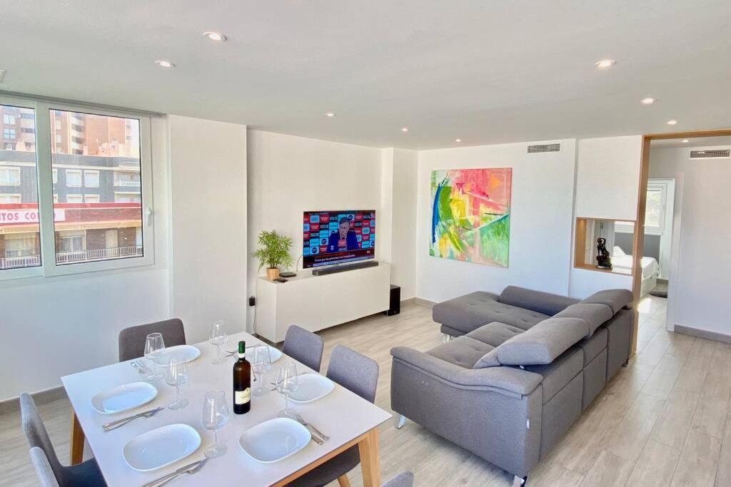 Central Modern Apartment 3 Bed 2 Bath إل كامبيلو المظهر الخارجي الصورة